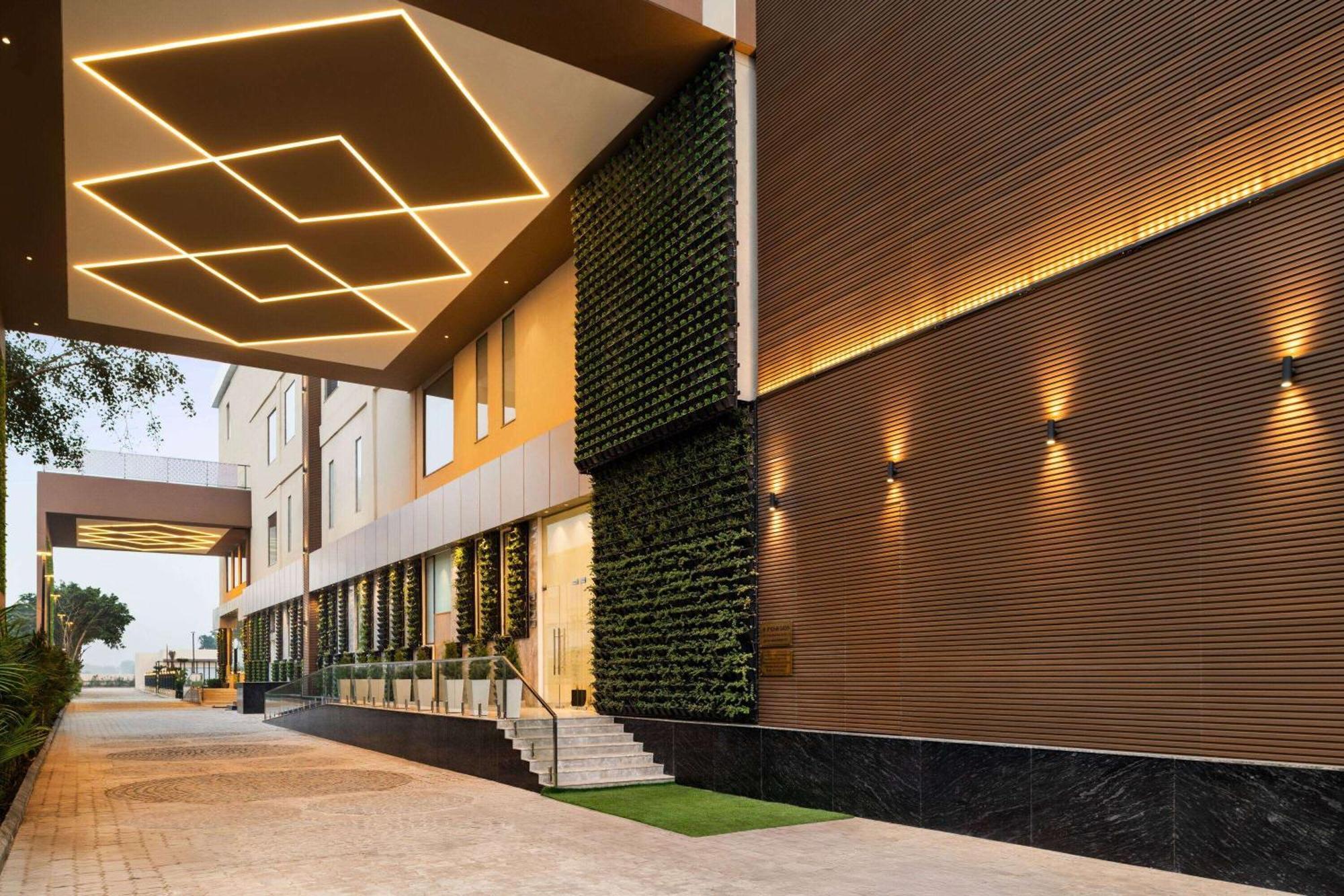 Wyndham Garden Sonipat Murthal Bagian luar foto